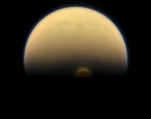 Vórtice atmosférico sobre o polo sul de Titã