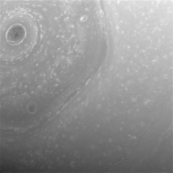 Hemisfério Norte de Saturno, pela Cassini.