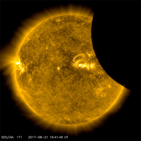 Eclipse Solar 2017 pela SDO.