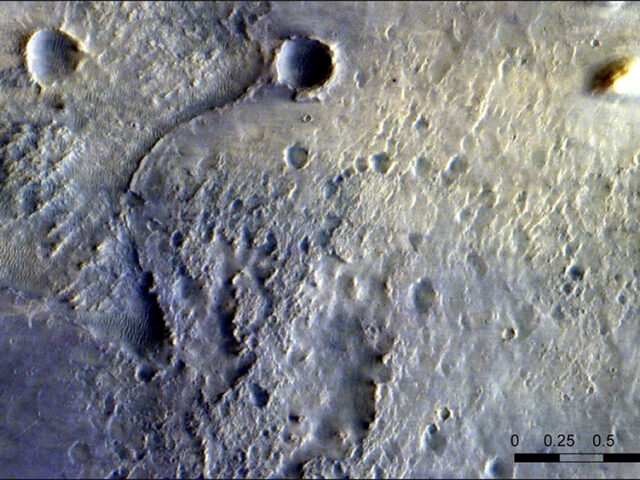 Perseverance visto do espaço pela sonda ExoMars da ESA Perseverance visto do espaço pela sonda ExoMars da ESA