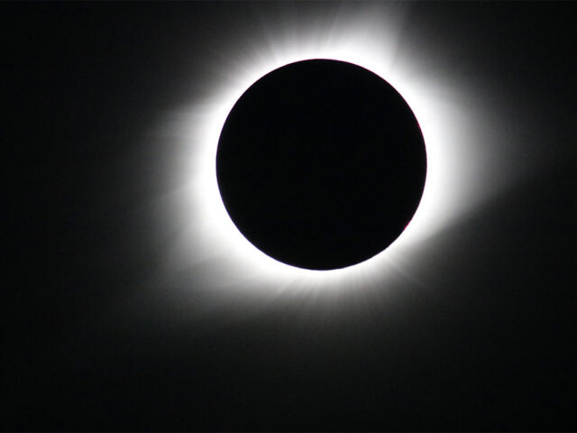 Uma imagem do eclipse solar total de 21 de agosto de 2017 em Madras, Oregon.
